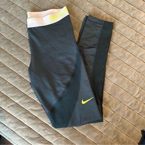 NIKE Women’s Dark Green Leggings
